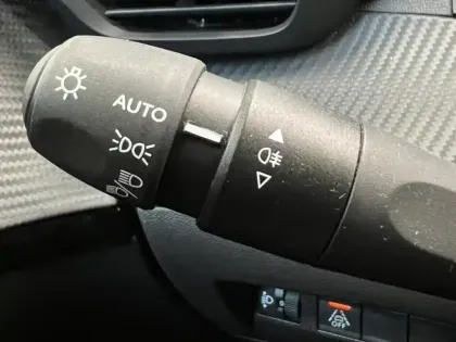 Photo 12 Peugeot 208  e- 136ch Style