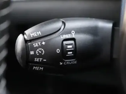 Photo 9 Peugeot 208  1.2 PureTech 100ch S&S Allure EAT8