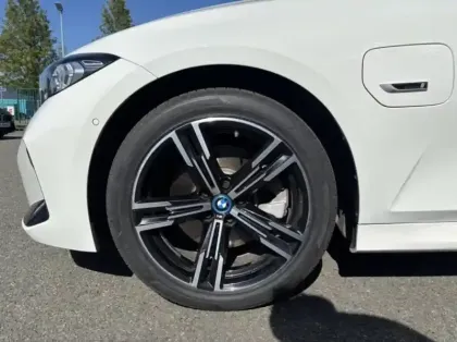 Photo 12 BMW Serie 3 Série 3 Touring 320eA 204ch M Sport