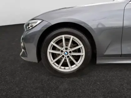 Photo 13 BMW Serie 3 Série 3 Touring 318dA 150ch Business Design