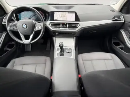 Photo 9 BMW Serie 3 Série 3 Touring 318dA 150ch Business Design