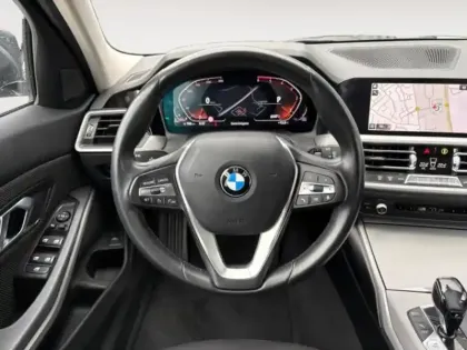 Photo 11 BMW Serie 3 Série 3 Touring 318dA 150ch Business Design