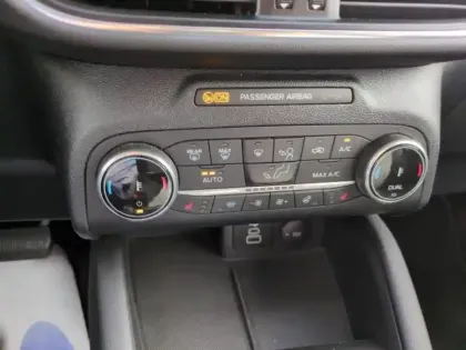 Photo 9 Ford Kuga  2.5 Duratec 190ch FHEV E85 Vignale BVA