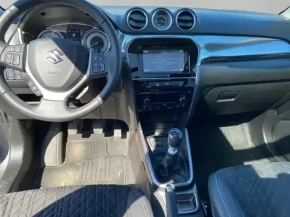 Photo 10 Suzuki Vitara  1.4 Boosterjet Hybrid 129ch Style