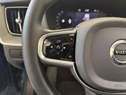 Photo 8 Volvo Xc60  T6 Hybride Rechargeable 253 + 145ch Ultra Style Dark Geartronic 8 AWD