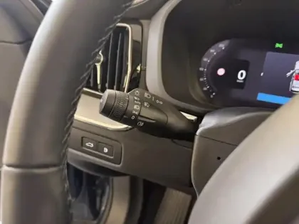 Photo 7 Volvo Xc60  T6 Hybride Rechargeable 253 + 145ch Ultra Style Dark Geartronic 8 AWD