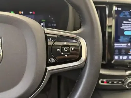 Photo 10 Volvo Xc60  T6 Hybride Rechargeable 253 + 145ch Ultra Style Dark Geartronic 8 AWD