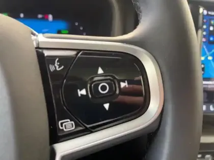 Photo 11 Volvo Xc60  T6 Hybride Rechargeable 253 + 145ch Plus Style Dark Geartronic 8 AWD