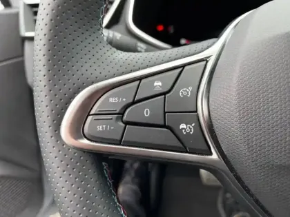 Photo 11 Renault Clio  1.6 E-Tech 145ch full hybrid esprit Alpine - 24