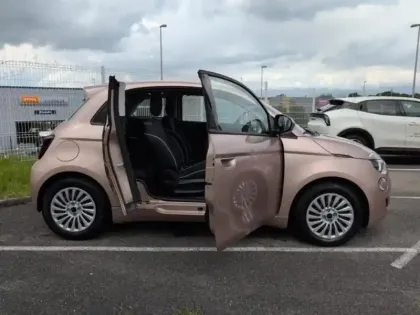 Photo 11 Fiat 500  3+1 e 95ch MY23