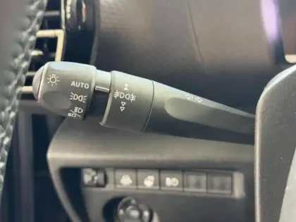 Photo 14 Citroën C4  Moteur électrique 136ch (100 kW) Shine Pack Automatique