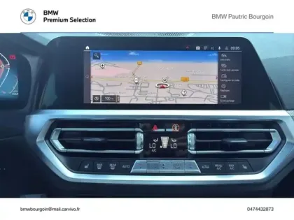 Photo 17 BMW Serie 3 Série 3 318dA MH 150ch M Sport