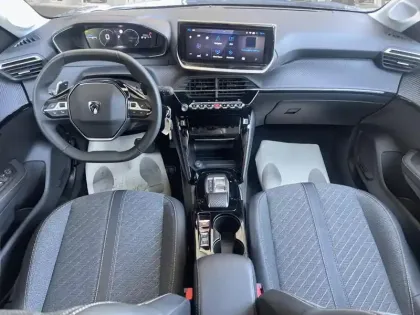 Photo 7 Peugeot 208  1.2 Hybrid 110ch Allure e-DCS6