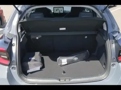 Photo 8 Toyota Yaris  116h Design 5p MY26
