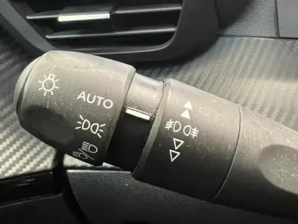 Photo 11 Peugeot 2008  e- 136ch Allure Pack