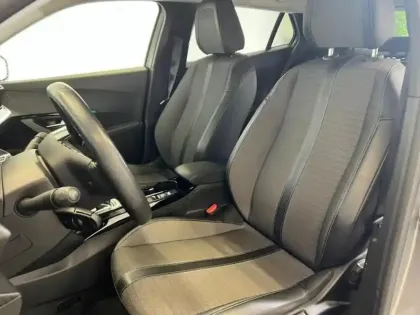 Photo 5 Peugeot 2008  e- 136ch Allure Pack