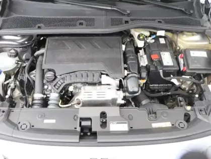 Photo 11 Peugeot 208  1.2 PureTech 100ch S&S Allure 118g