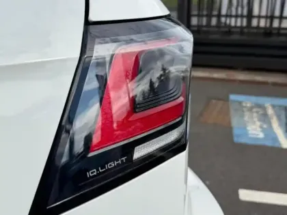 Photo 6 Volkswagen Golf  1.5 eTSI EVO2 150ch R-Line Edition DSG7
