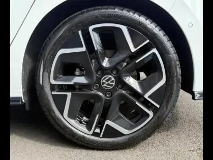 Photo 14 Volkswagen Golf  1.5 eTSI EVO2 150ch R-Line Edition DSG7
