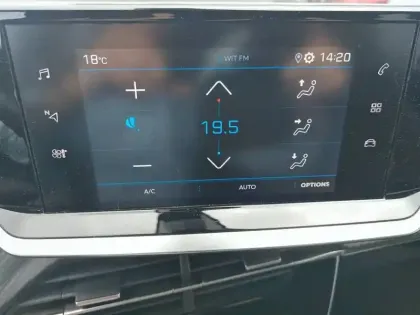 Photo 18 Peugeot 2008  PureTech 100 S&S BVM6