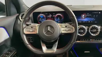 Photo 11 Mercedes GLA  250 e 8G-DCT