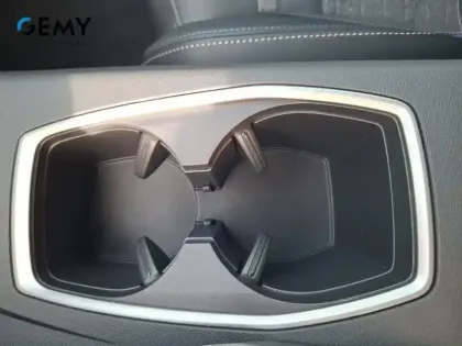 Photo 16 Peugeot 5008  Electrique 210 ch 73 kWh