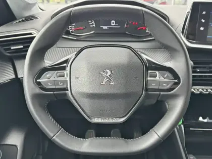Photo 8 Peugeot 208  PureTech 100 S&S BVM6