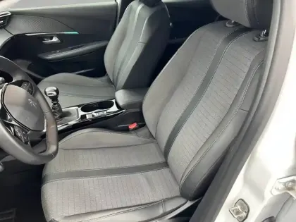 Photo 30 Peugeot 208  PureTech 100 S&S BVM6