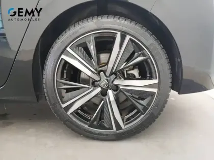 Photo 33 Peugeot 308  PHEV 225 e-EAT8