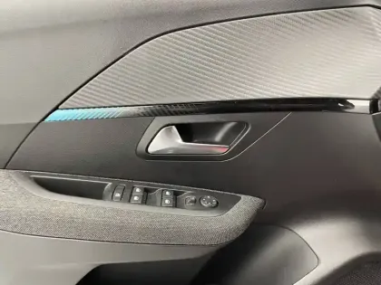 Photo 31 Peugeot 208  PureTech 100 S&S BVM6