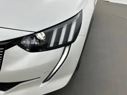 Photo 15 Peugeot 208  Electrique 50 kWh 136ch