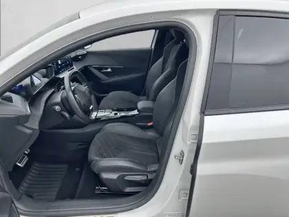 Photo 10 Peugeot 208  Electrique 50 kWh 136ch