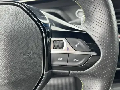 Photo 19 Peugeot 208  Electrique 50 kWh 136ch