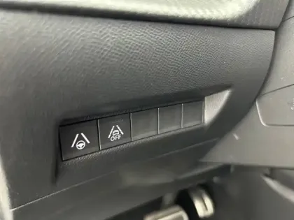 Photo 28 Peugeot 208  Electrique 50 kWh 136ch