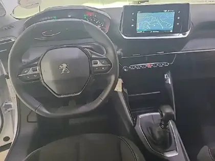 Photo 7 Peugeot 2008  PureTech 130 S&S BVM6