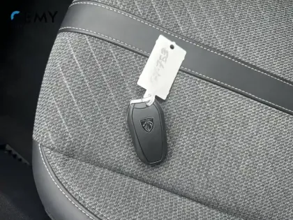 Photo 17 Peugeot 208  Electrique 50 kWh 136ch