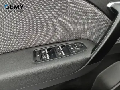 Photo 14 Renault Captur  E-Tech full hybrid 145 ch