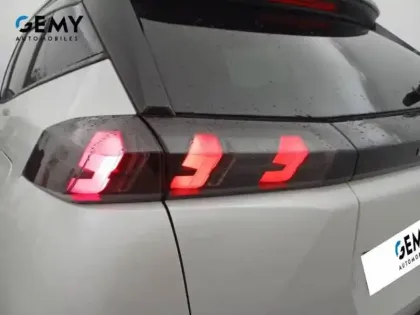 Photo 10 Peugeot 2008  PureTech 130 S&S EAT8