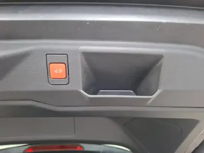 Photo 8 Peugeot 5008  Hybrid 145 ch e-DCS6
