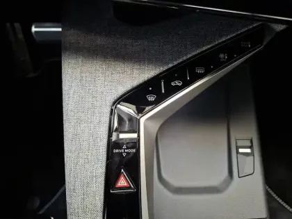 Photo 21 Peugeot 5008  Hybrid 145 ch e-DCS6