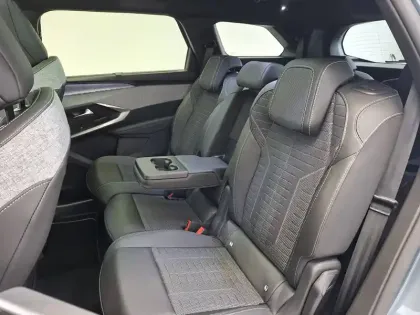 Photo 9 Peugeot 5008  Hybrid 145 ch e-DCS6