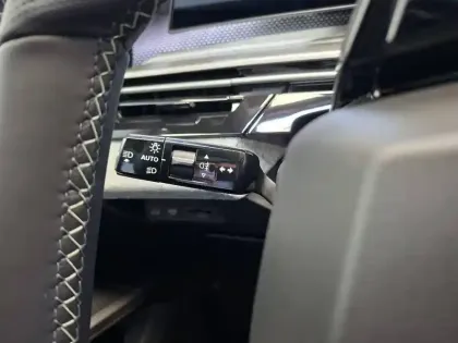 Photo 27 Peugeot 5008  Hybrid 145 ch e-DCS6