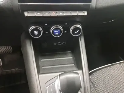 Photo 37 Renault Captur  mild hybrid 160 EDC