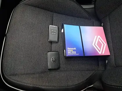 Photo 41 Renault Captur  mild hybrid 160 EDC