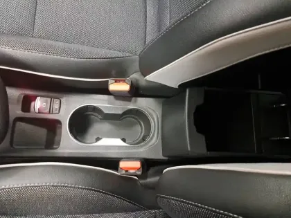Photo 35 Renault Captur  mild hybrid 160 EDC