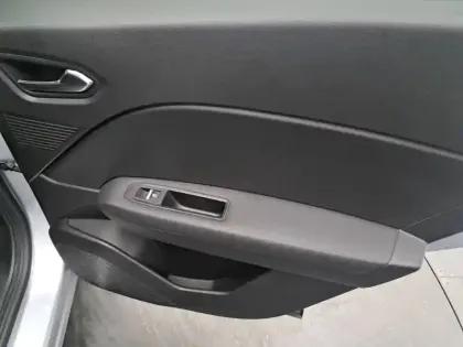 Photo 23 Renault Captur  mild hybrid 160 EDC