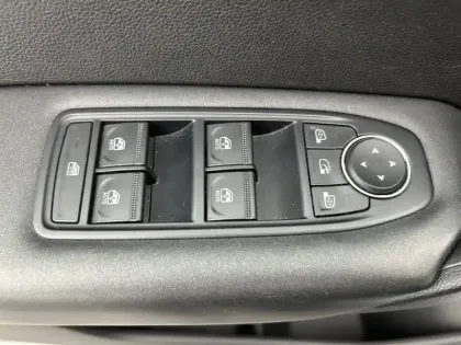 Photo 37 Renault Captur  Blue dCi 115 EDC