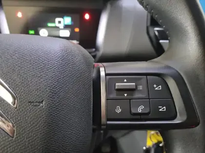 Photo 51 Citroën C4 e- 136 ch Automatique