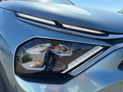 Photo 15 Citroën C4 e- 136 ch Automatique