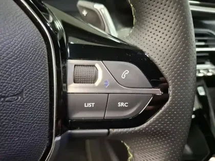 Photo 15 Peugeot 208  Hybrid 110 e-DCS6